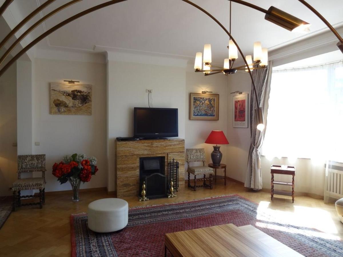 Large Apartment Very Sunny Brussels Centre Bagian luar foto